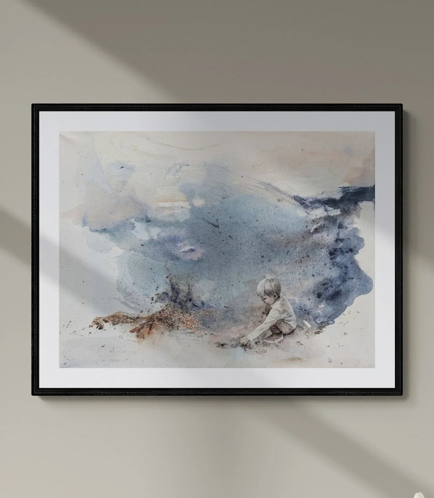 Semi abstrakt og figurativt Kunsttrykk av Kristiane Eikeland i blåtoner. Inrammet